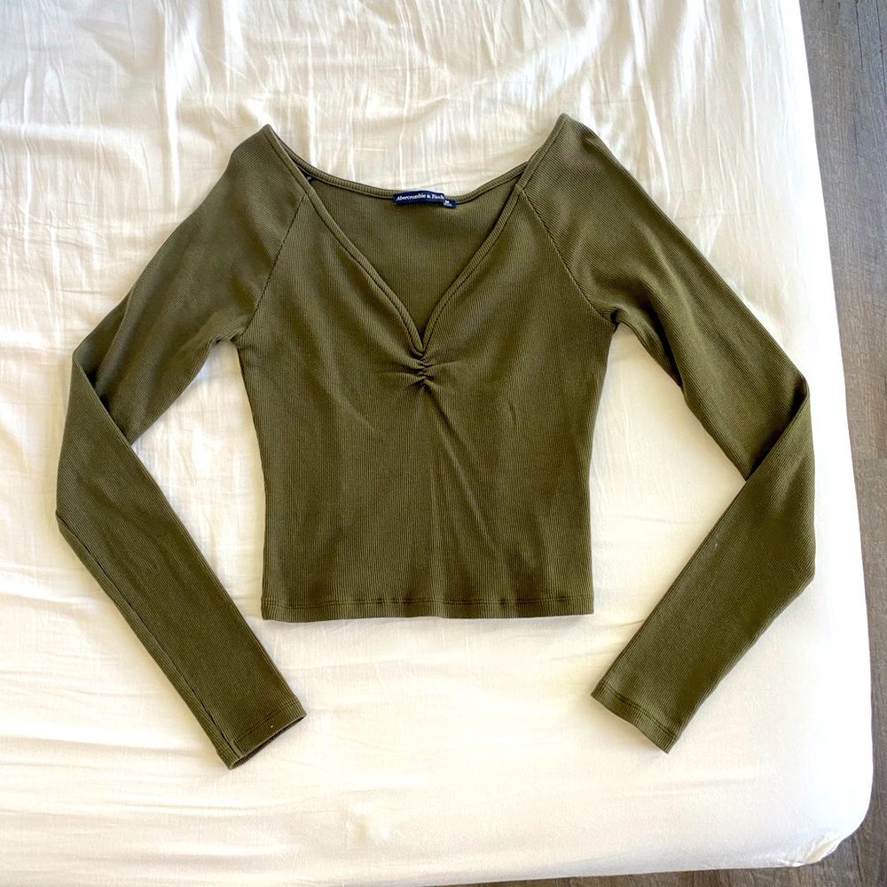 Abercrombie & Fitch olive green long sleeve
